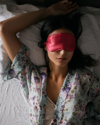 What Happens to Your Skin When You Don't Get Enough Sleep