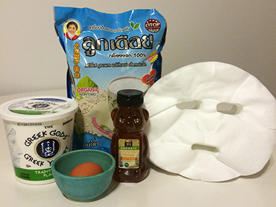 I DIYed An Awesome Sheetmask Using Just Kitchen Ingredients